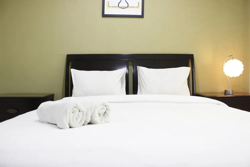 Бандунг: Spacious & Comfy 2BR at Galeri Ciumbuleuit Apartment