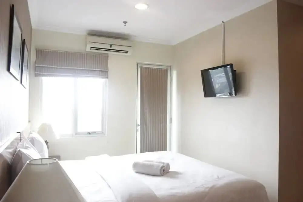 Бандунг: Comfy & Well Appointed 3BR at Galeri Ciumbuleuit 1