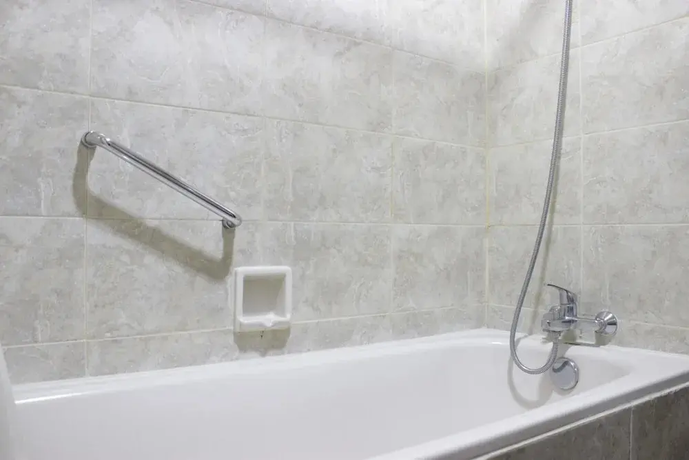 Бандунг: Comfy & Well Appointed 3BR at Galeri Ciumbuleuit 1