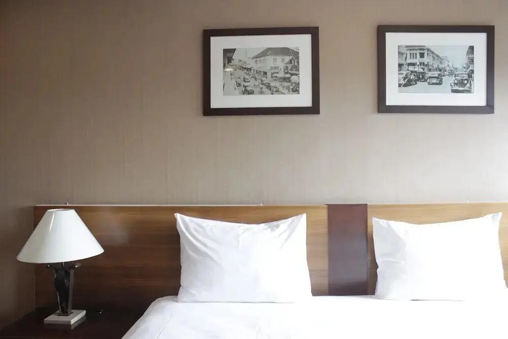 Бандунг: Comfy & Well Appointed 3BR at Galeri Ciumbuleuit 1