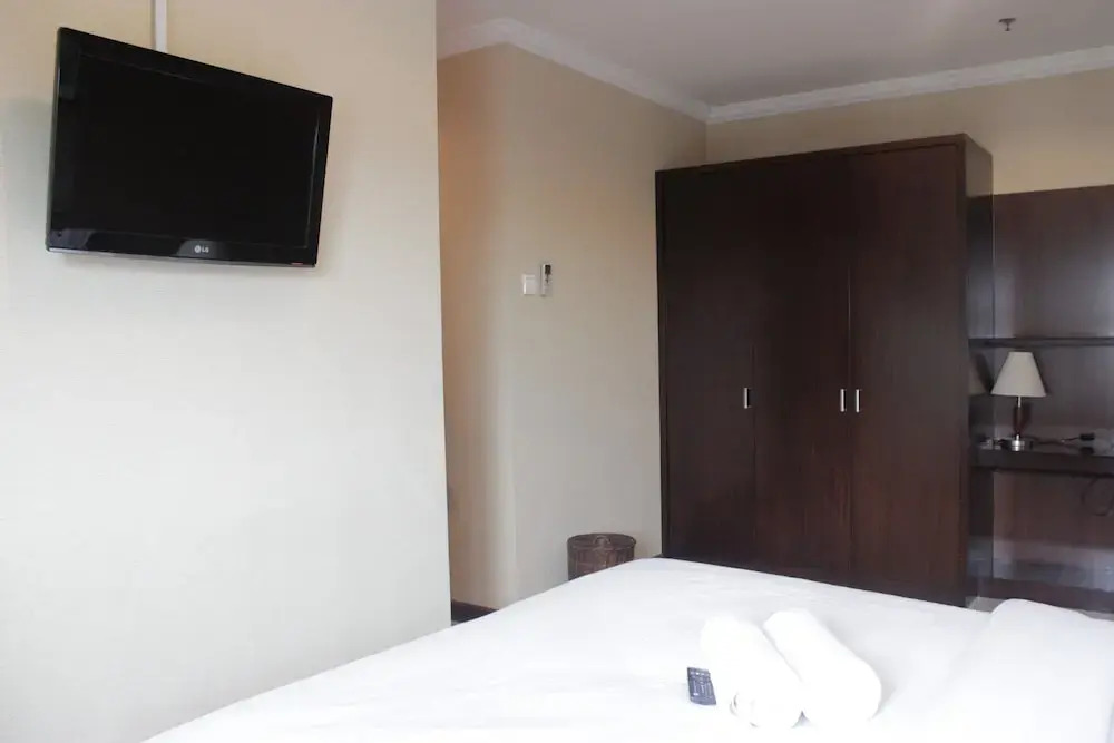 Бандунг: Comfy & Well Appointed 3BR at Galeri Ciumbuleuit 1