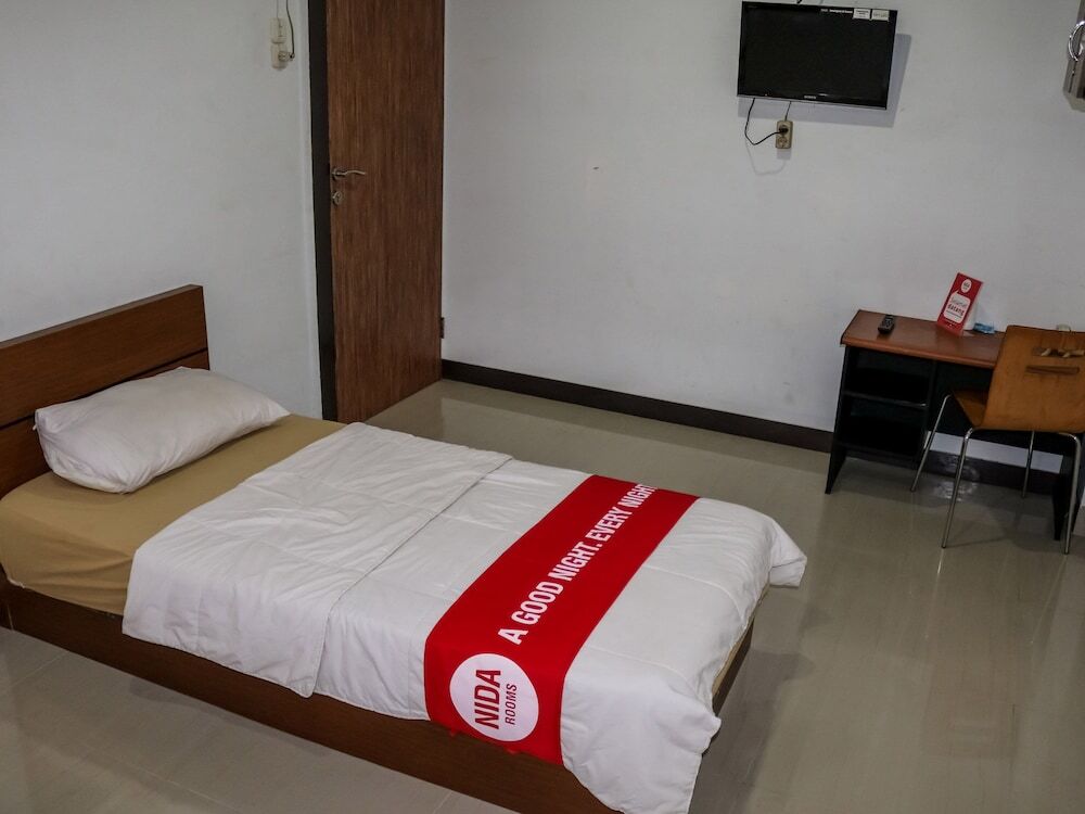 Медан: Nida Rooms Muara 16 Polonia at House of Zaza Zizi