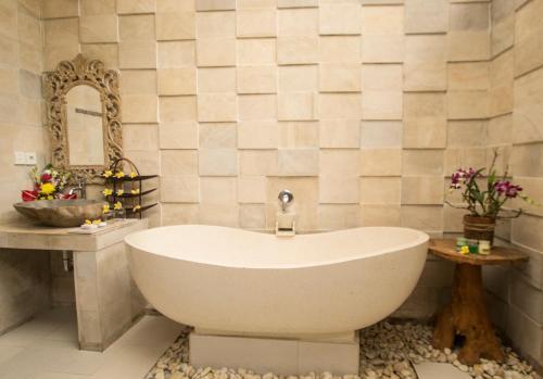 Убуд: Villa Ulun Mertha - 1BR Private Villa