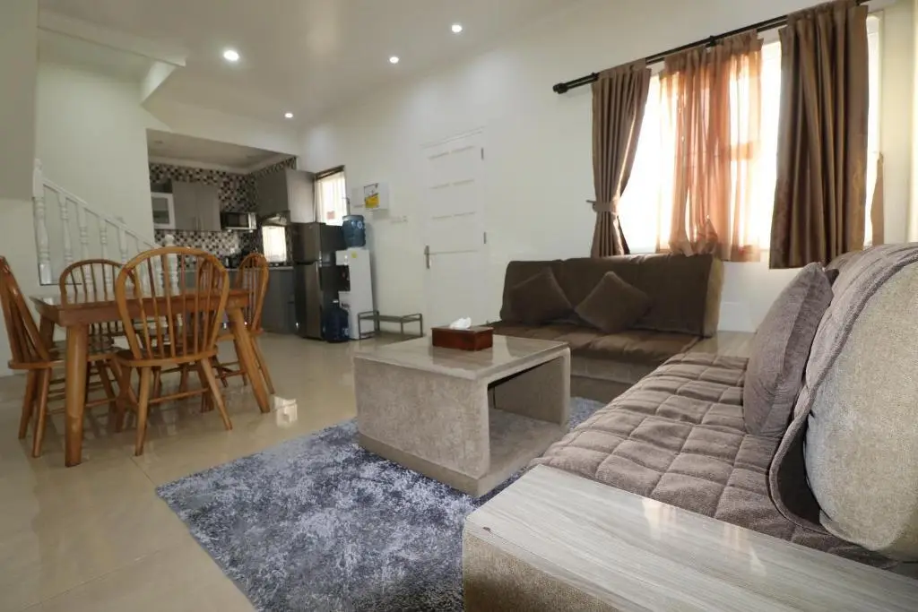 Чипанас: Diyar Villas Puncak H8/7
