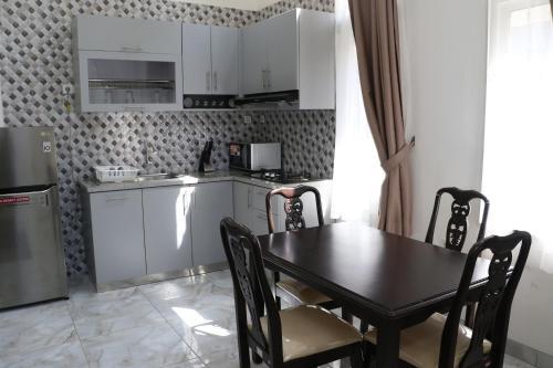 Чипанас: Diyar Villas Puncak R7-3