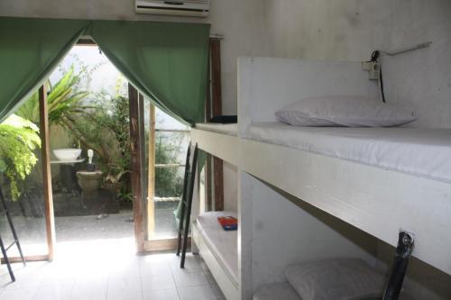 Керобокан: Gusti Hostel