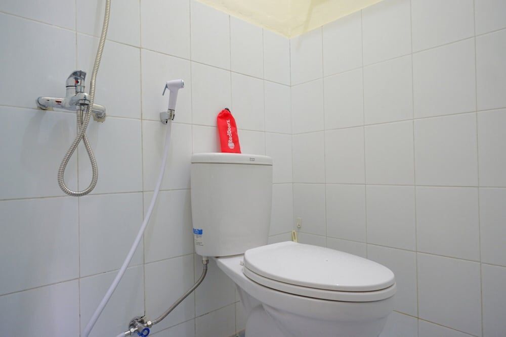 Пурвокерто: RedDoorz near GOR Satria 3