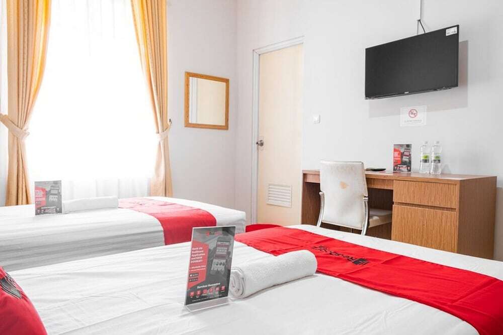 Куруг: RedDoorz near Siloam Karawaci 3