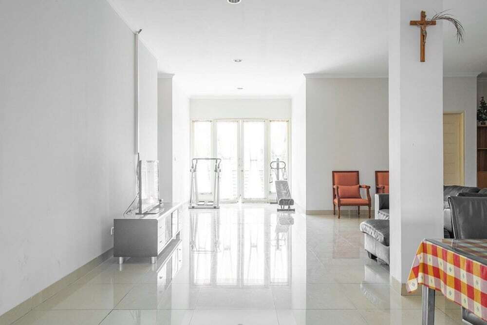 Куруг: RedDoorz near Siloam Karawaci 3