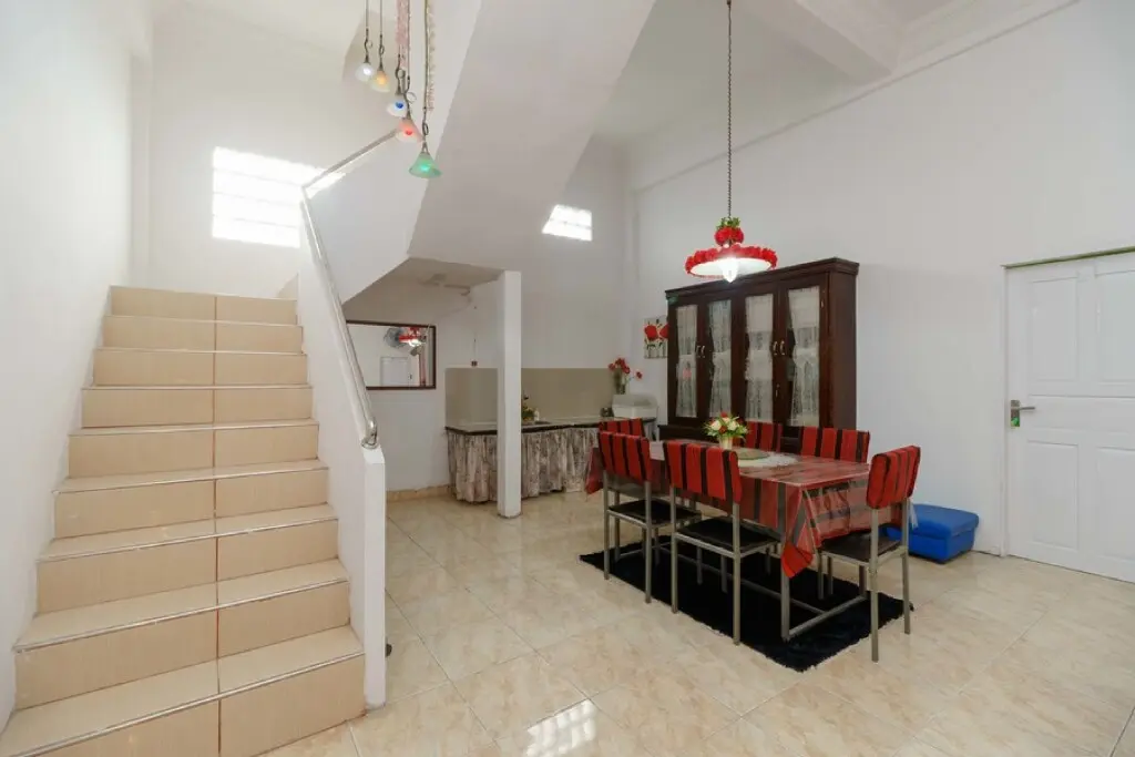 Банда-Ачех: RedDoorz Syariah near Museum Tsunami Aceh 2