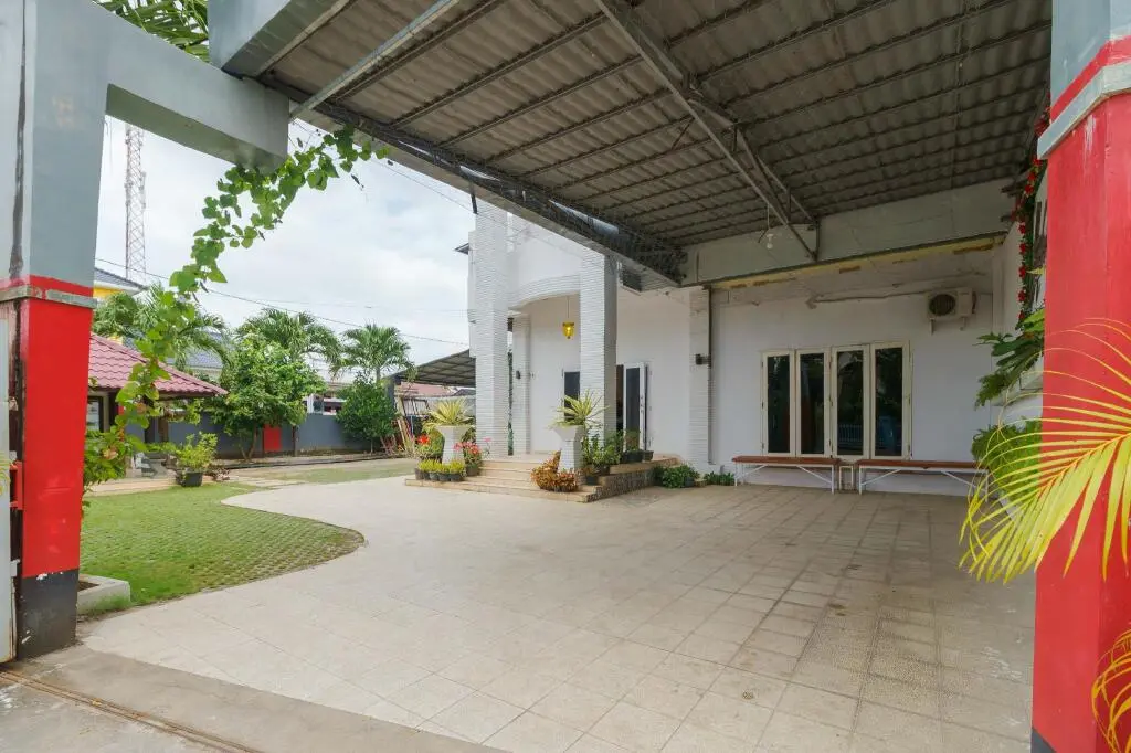 Банда-Ачех: RedDoorz Syariah near Museum Tsunami Aceh 2