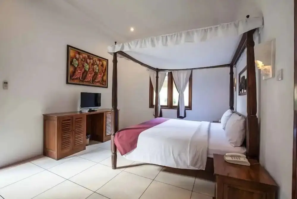 Кута: 8-BR Private Pool Villa Walk to Seminyak Beach