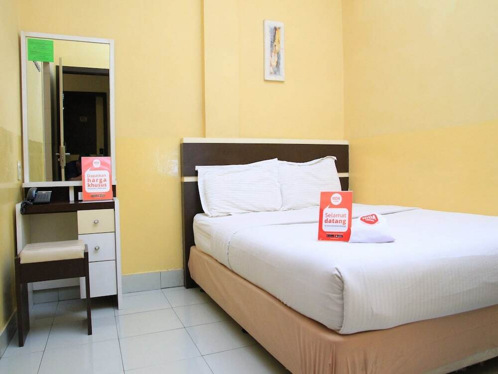 Медан: Nida Rooms Selat Panjang 11 Medan Kota at Wisma Sederhana Budget Hotel