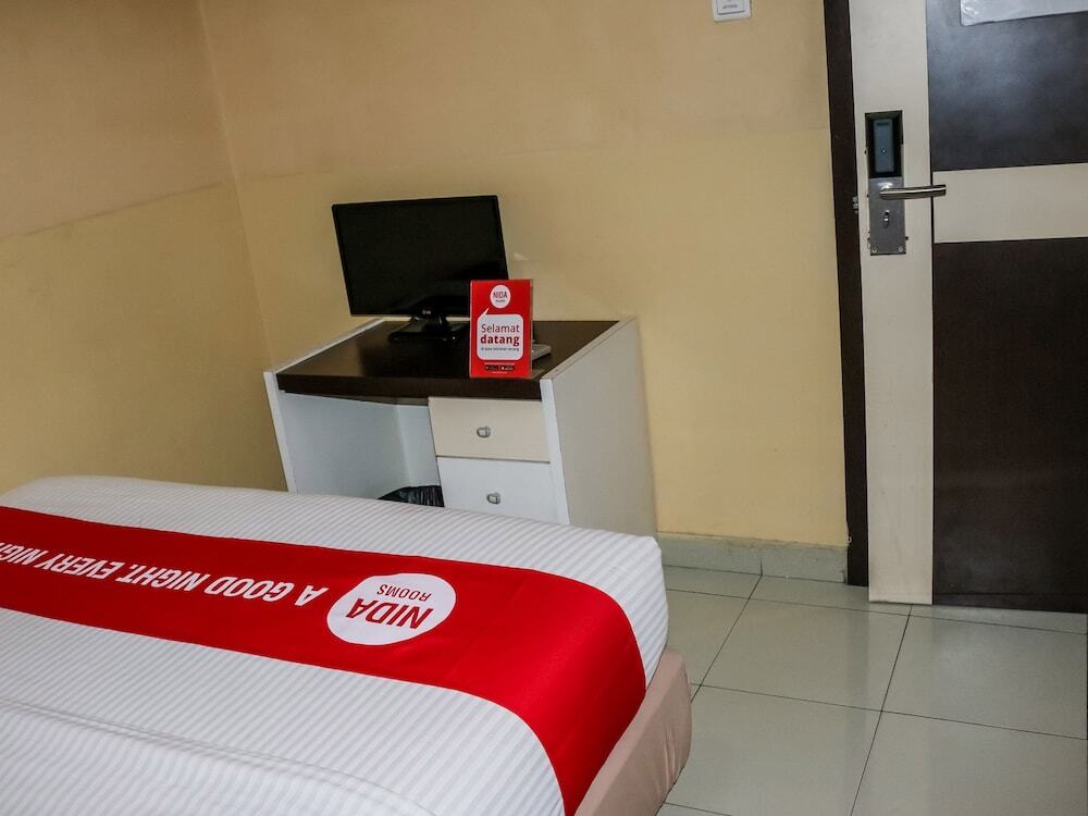 Медан: Nida Rooms Selat Panjang 11 Medan Kota at Wisma Sederhana Budget Hotel