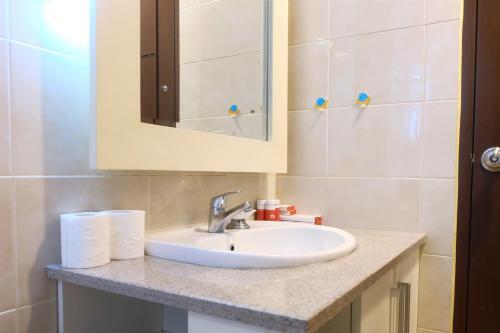 Джакарта: 2br Prestige Dharmawangsa Essence Apartment Suites By Travelio