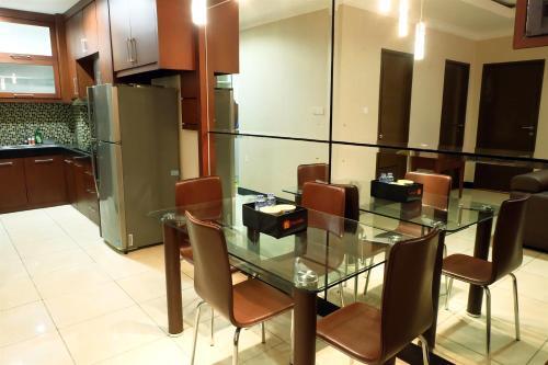 Джакарта: 2br Prestige Dharmawangsa Essence Apartment Suites By Travelio