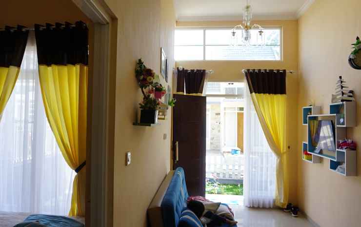 Бату: Bintang Villa B10