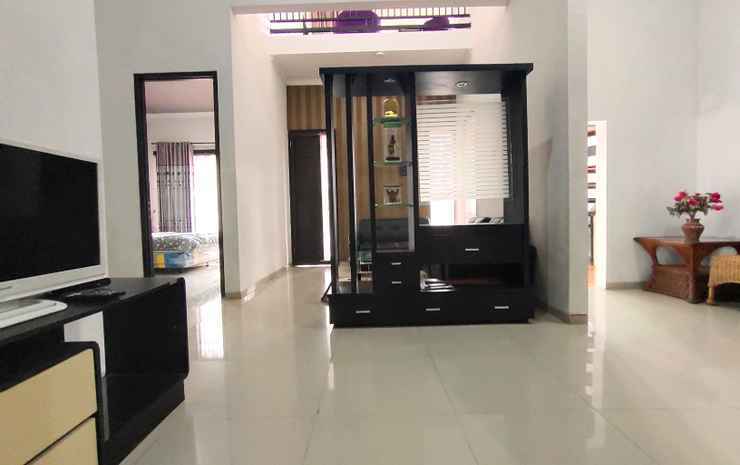 Бату: 3 Bedroom at Villa Kusuma Pinus M3 by N2K