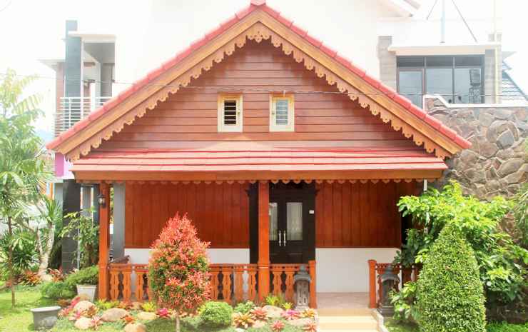 Бату: Villa Unique Batu 4BR near Museum Angkut at Kusuma Estate kav 6 with Swimming Pool