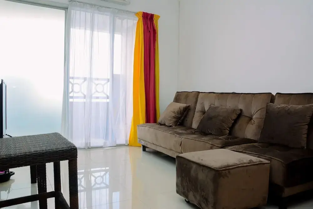 Джакарта: Comfortable 2BR Green Central City Apartment