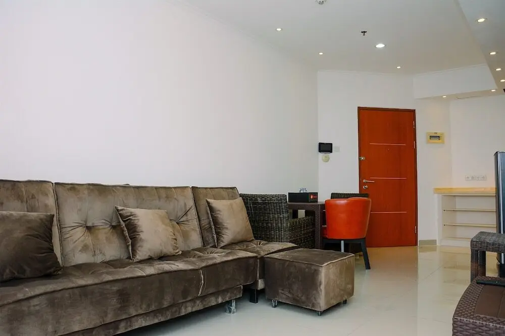 Джакарта: Comfortable 2BR Green Central City Apartment