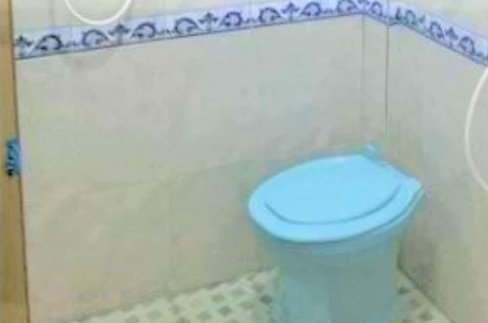 Сурабая: Inn Losmen Buwono City