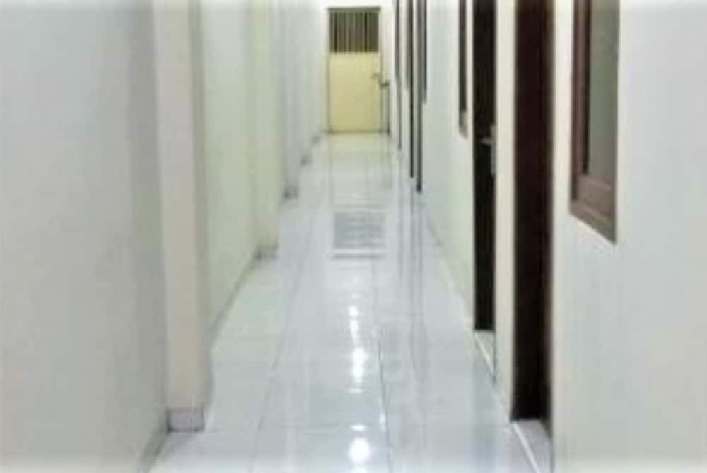 Сурабая: Inn Losmen Buwono City