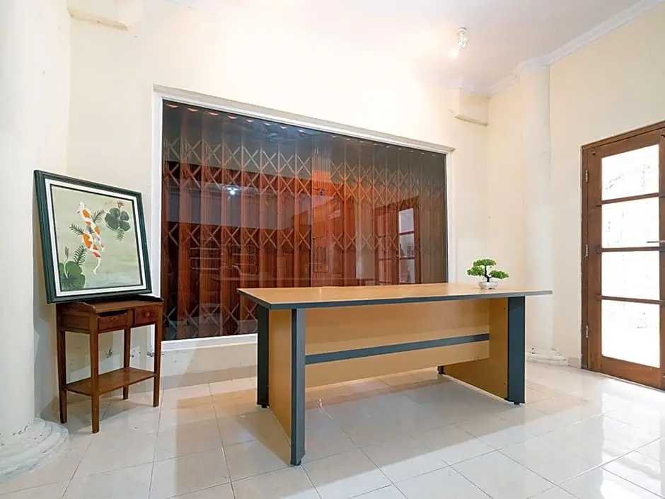 Депок: OYO Life 2807 Nusa Indah Kost Putri