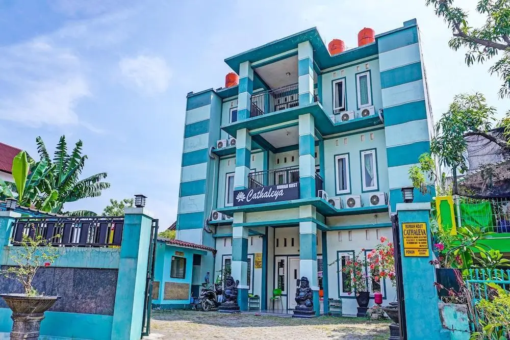 Караванг: Oyo Life 2676 Cathaleya Homestay Syariah