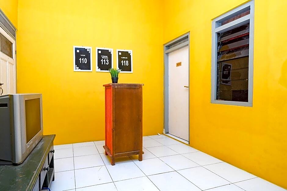 Суракарта: OYO Life 2867 Kos Kuning
