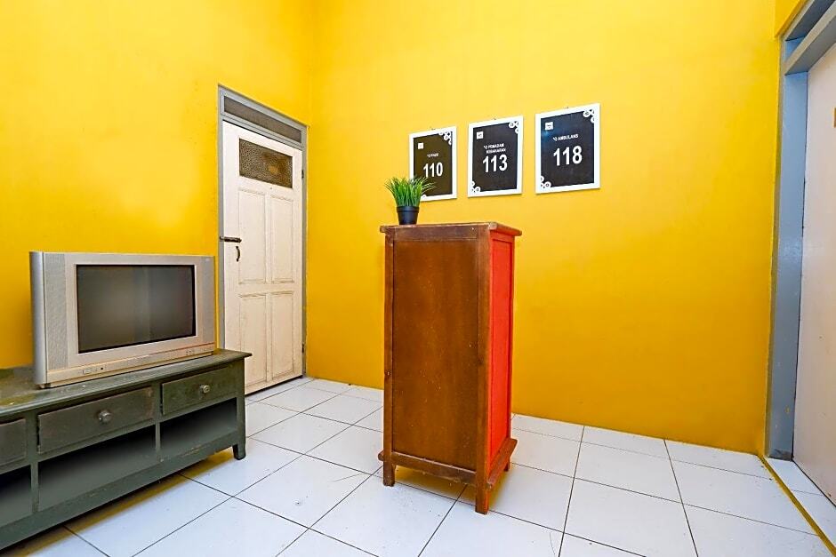 Суракарта: OYO Life 2867 Kos Kuning