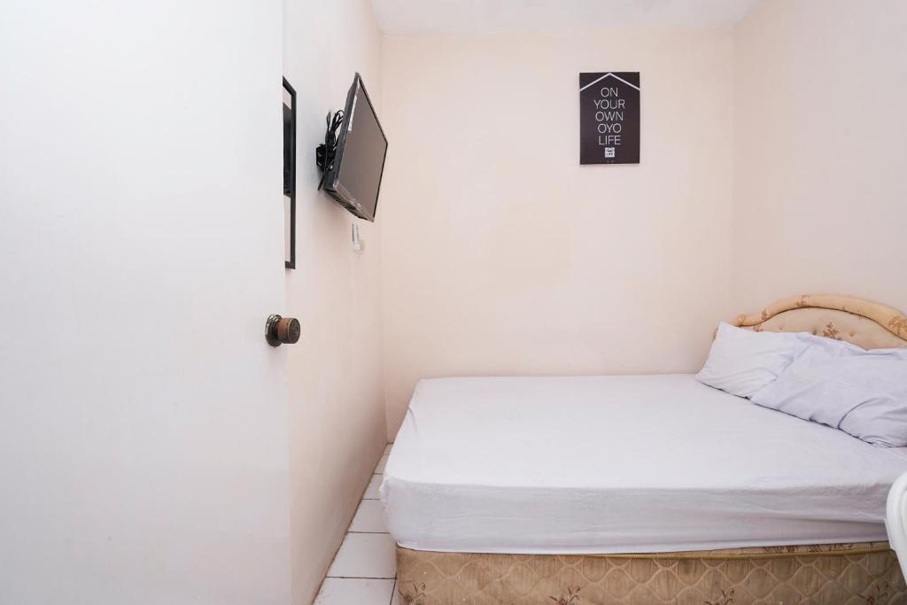 Сурабая: OYO Life 2532 Kost Putri ADIA