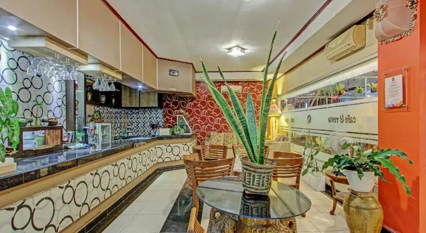 Синкаванг: OYO 3379 Hotel Khatulistiwa