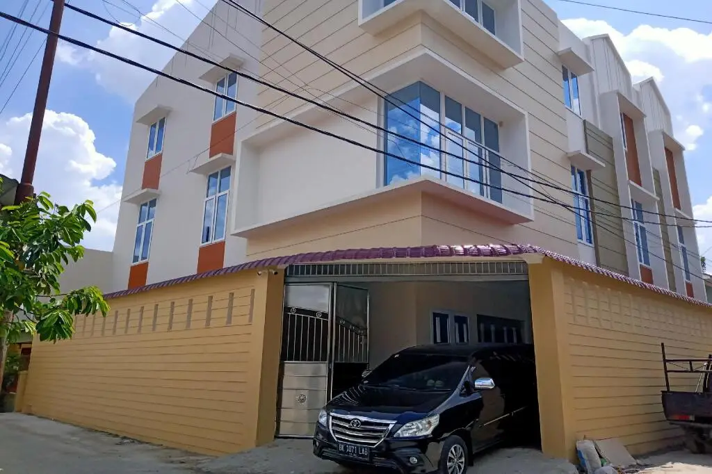 Медан: OYO 3316 Adam Malik Guesthouse Near Stasiun Medan