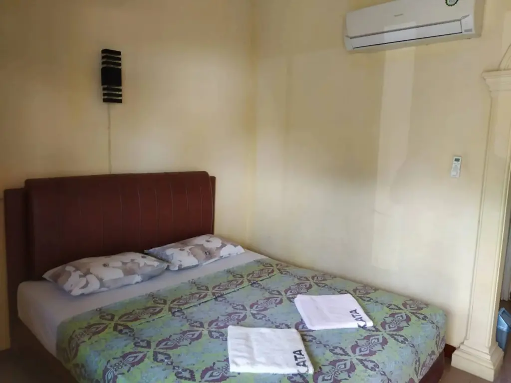 Сисолок: OYO 3303 Penginapan Putri Asih Sawarna