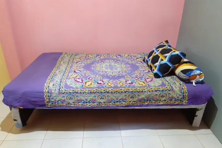 Сурабая: OYO Life 2678 Manyar Guest House