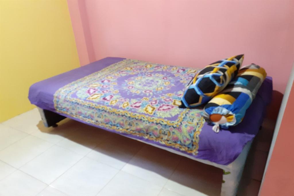 Сурабая: OYO Life 2678 Manyar Guest House