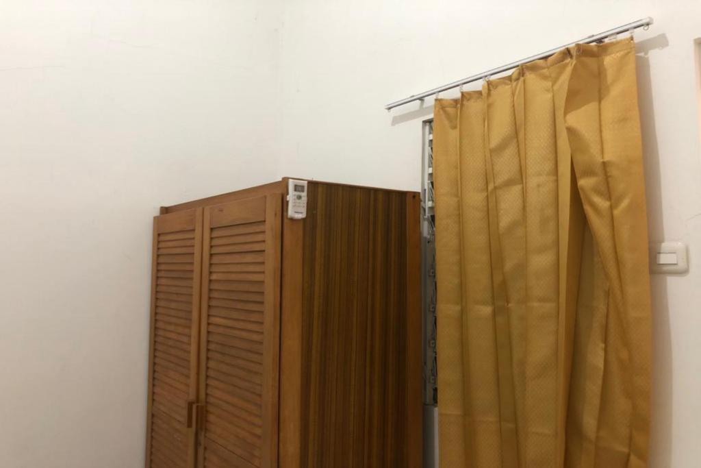 Сурабая: OYO Life 2678 Manyar Guest House