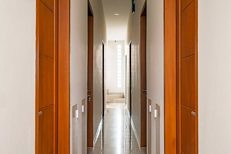 Караванг: OYO Life 2673 Rosewood Residence