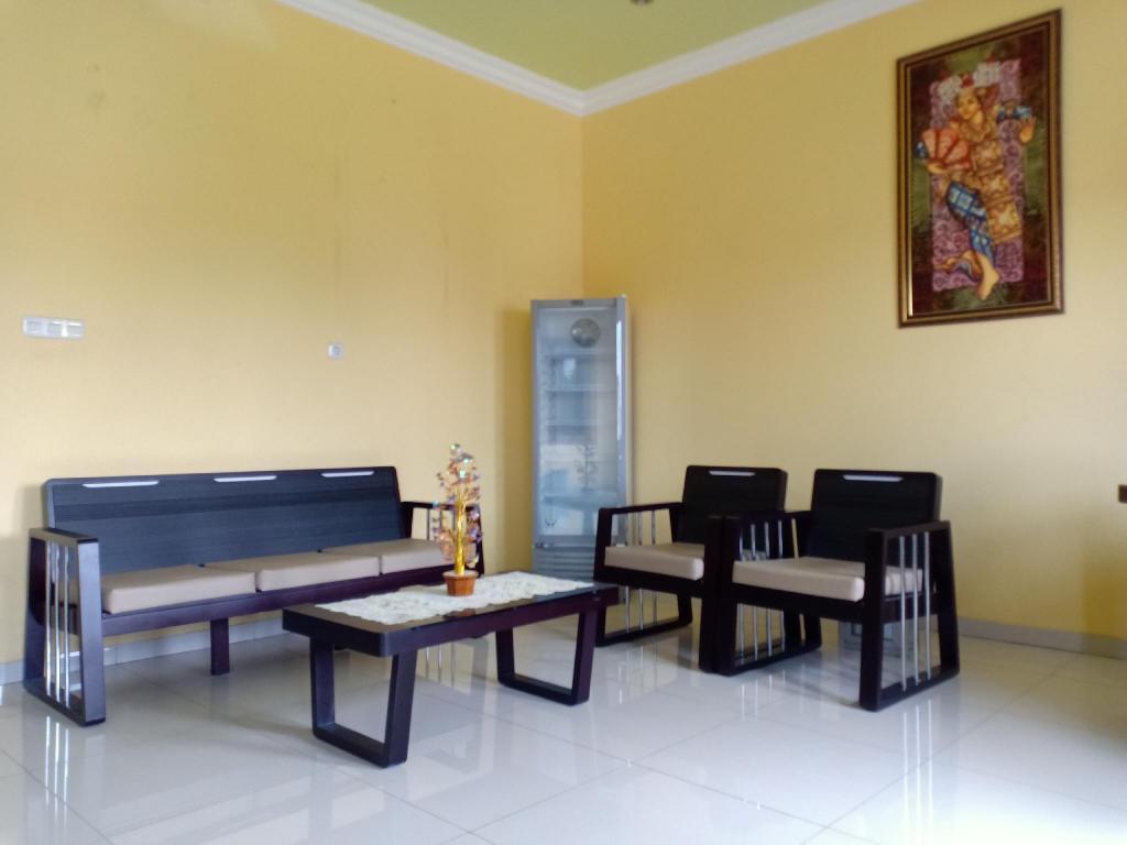 Мадиун: OYO 3516 Kinawa Family Homestay
