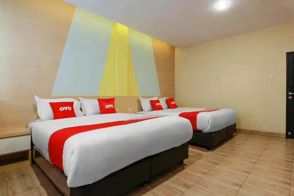 Медан: Capital O 3476 Millenium Inn