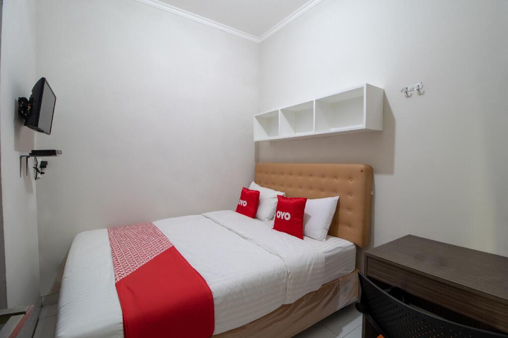 Караванг: OYO 3253 Sofia Residence Syariah