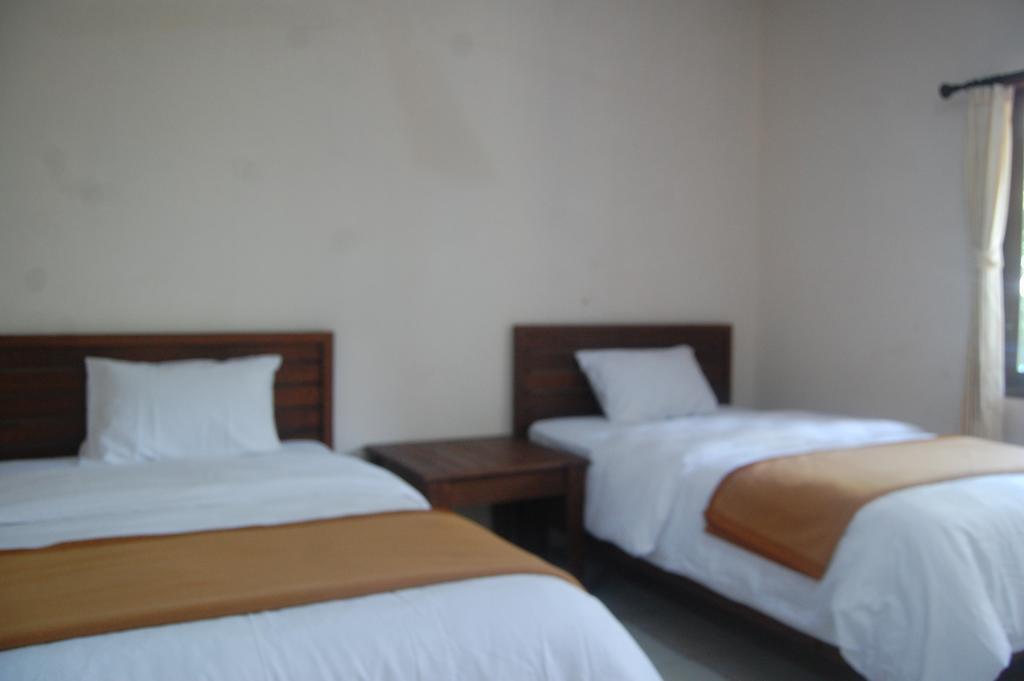 Бунутан: Star East Guest House