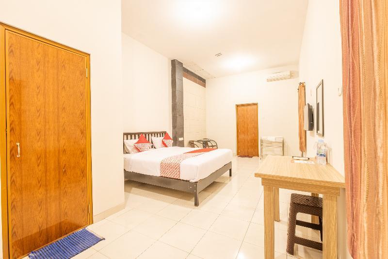 Чиребон: OYO 936 Tremigo Guest House Syariah