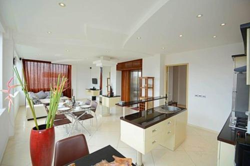 Кута: Flora Apartment Bali