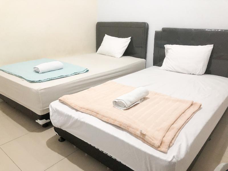 Маланг: Oyo Life 2698 Kost Blessing
