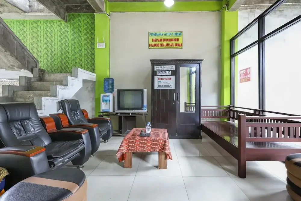 Баликпапан: OYO 3830 Dfarys Gh Syariah