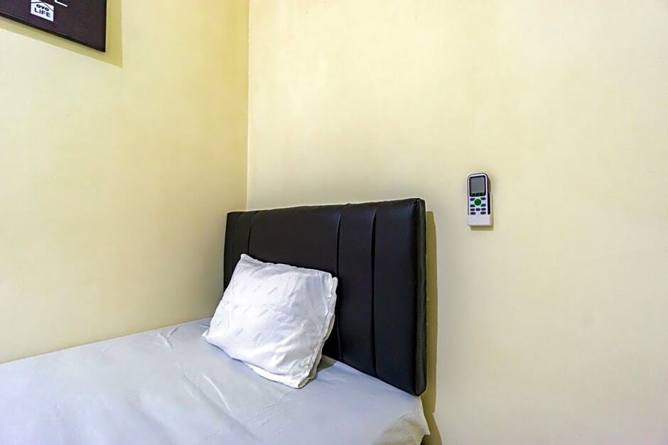 Депок: OYO Life 2420 Kost Luqman 1