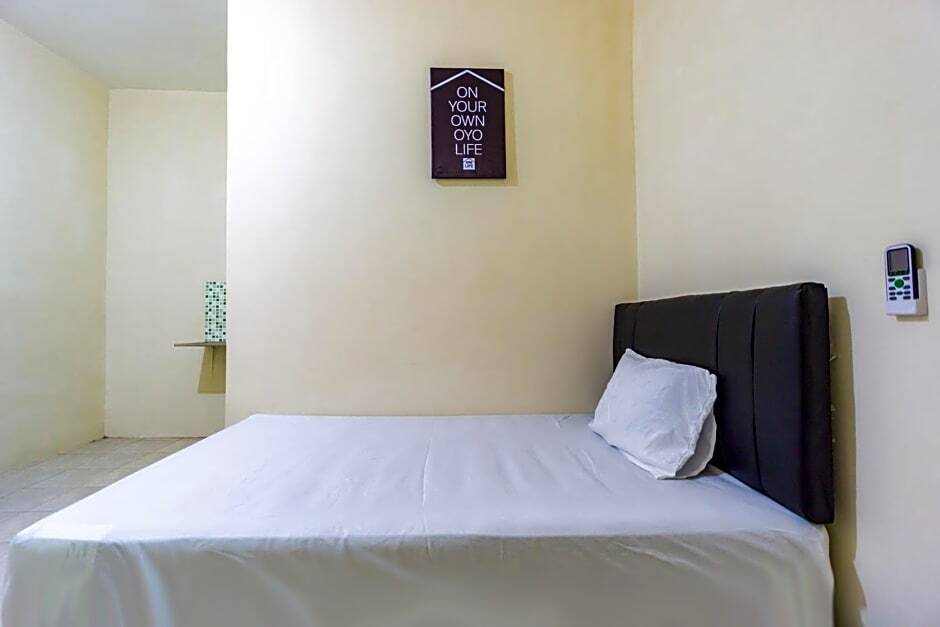 Депок: OYO Life 2420 Kost Luqman 1