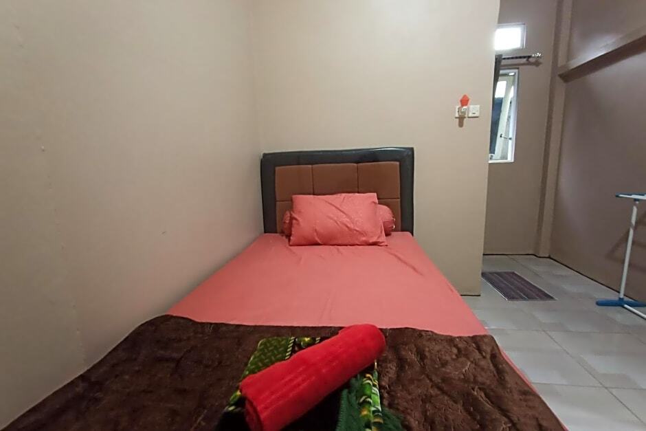 Банджармасин: SPOT ON 3525 Penginapan Magnolia Syariah